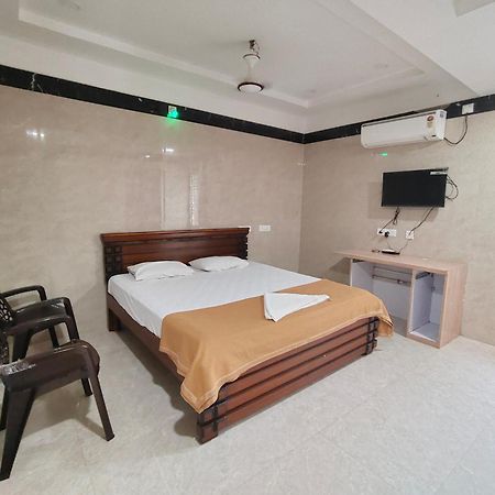Rk Garuda Guest In Hotel Nellore Exterior photo